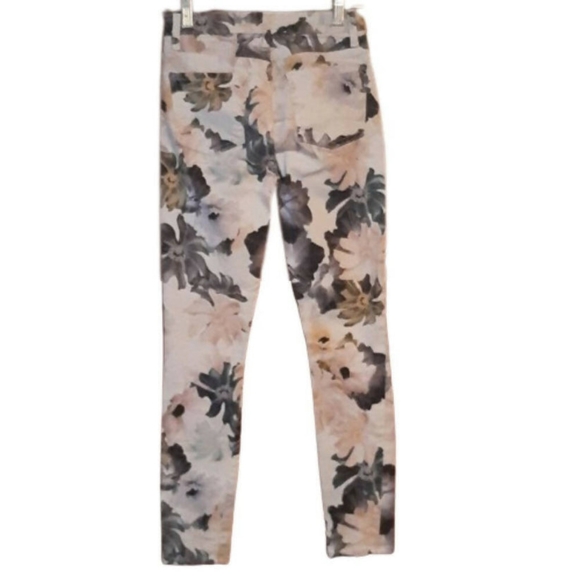 7 For All Mankind Cropped Floral Printed Skinny Jeans - Picture 7 of 10